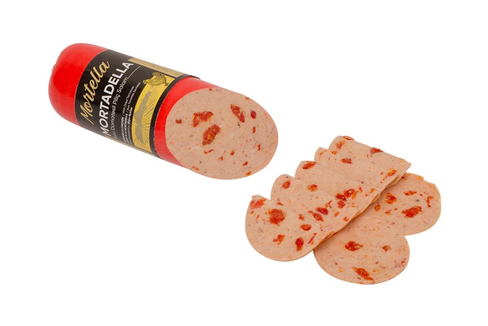 مرتديلا دجاج مع الطماطم المجففة